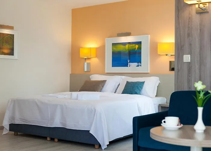 Πανσιόν Aroma 4*